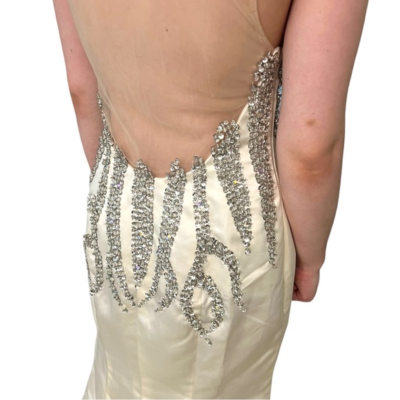 Vintage 1990s Wedding Dress Winter White Crystals Backless Mesh Sweetheart Sz 8 - Picture 11 of 16